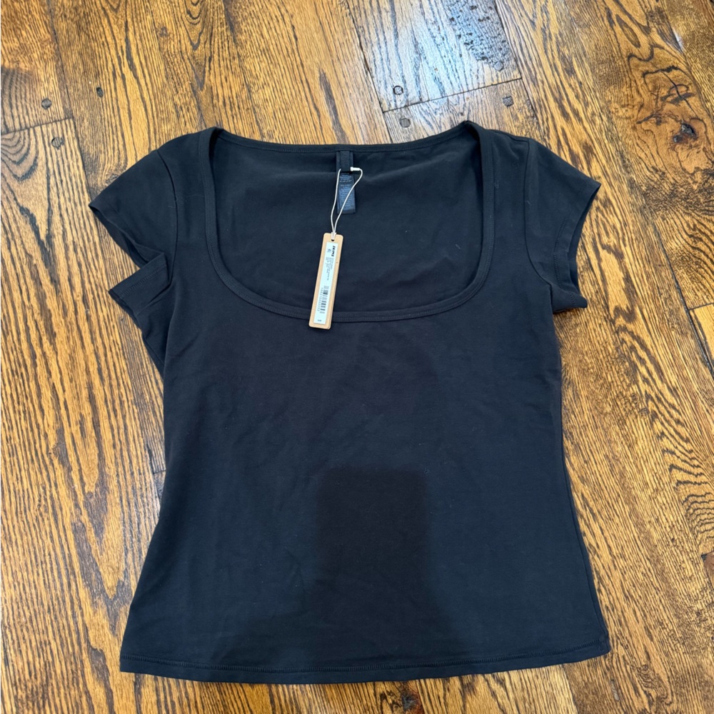 Skims Scoop Neck Top